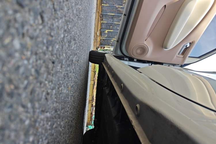 Used Wuling Hongguang MINIEV 2025 Four-Door Version Advanced Edition Left Side Sill