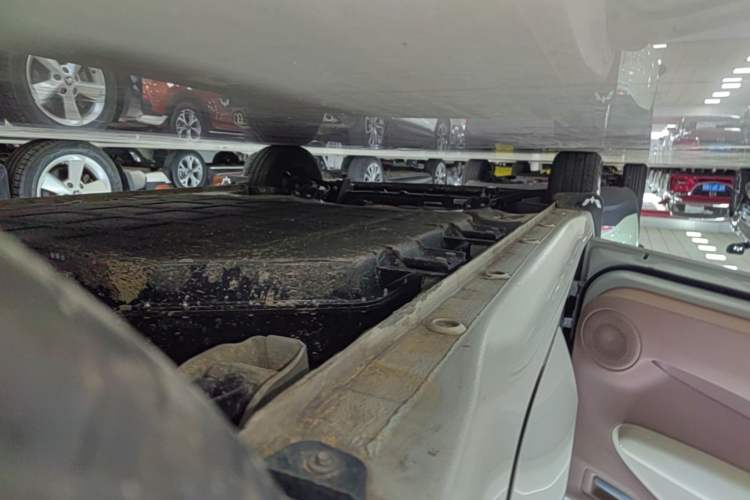 Used Wuling Hongguang MINIEV 2025 Four-Door Version Advanced Edition Left Side Sill