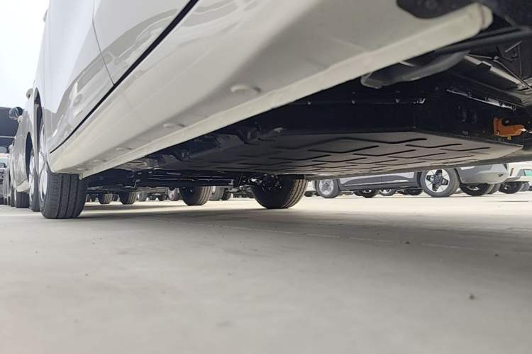 Used Wuling Hongguang MINIEV 2025 Four-Door Version Advanced Edition Left Side Sill