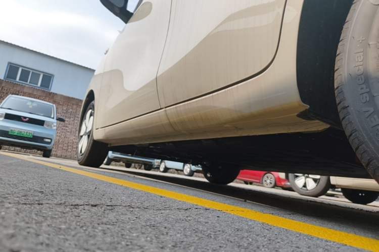 Used Wuling Hongguang MINIEV 2025 Four-Door Version Advanced Edition Left Side Sill