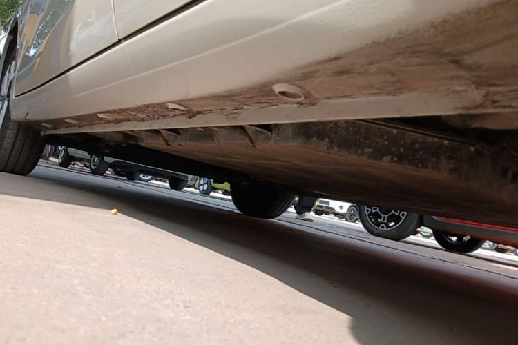 Used Wuling Hongguang MINIEV 2025 Four-Door Version Premium Edition Left Side Sill