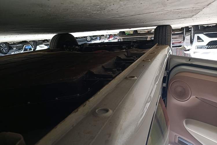 Used Wuling Hongguang MINIEV 2025 Four-Door Version Advanced Edition Left Side Sill