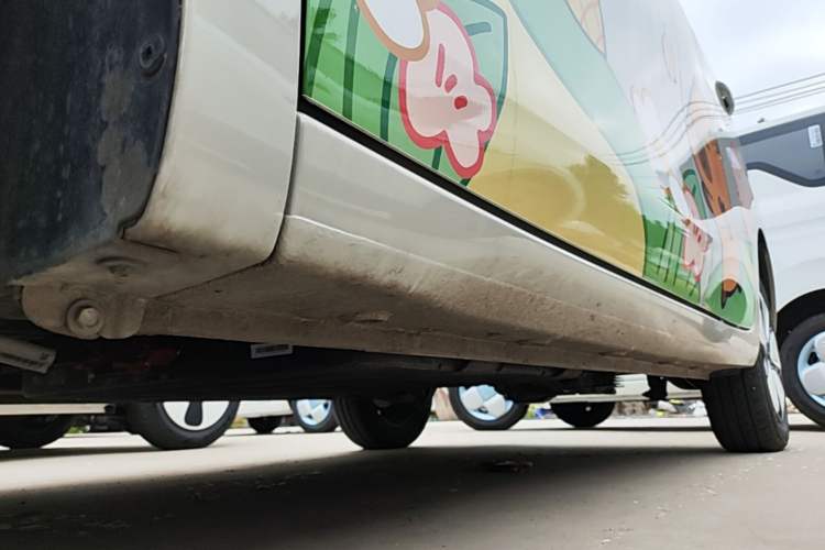 Used Wuling Hongguang MINIEV 2025 Four-Door Version Premium Edition Left Side Sill