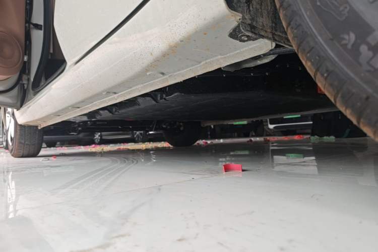 Used Wuling Hongguang MINIEV 2025 Four-Door Version Advanced Edition Left Side Sill