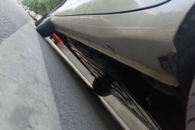 Used Wuling Hongguang MINIEV 2025 Four-Door Version Advanced Edition Left Side Sill