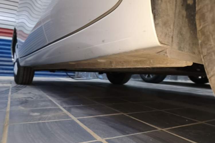Used Wuling Hongguang MINIEV 2025 Four-Door Version Advanced Edition Left Side Sill