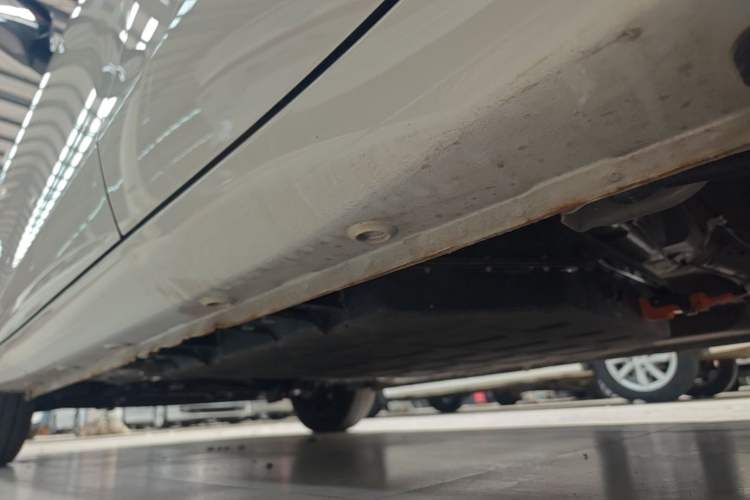 Used Wuling Hongguang MINIEV 2025 Four-Door Version Advanced Edition Left Side Sill