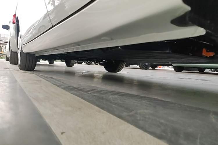 Used Wuling Hongguang MINIEV 2025 Four-Door Version Advanced Edition Left Side Sill