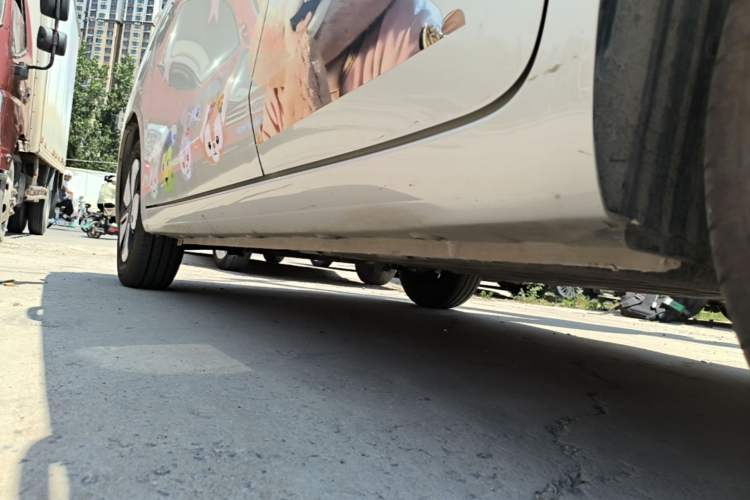 Used Wuling Hongguang MINIEV 2025 Four-Door Version Advanced Edition Left Side Sill
