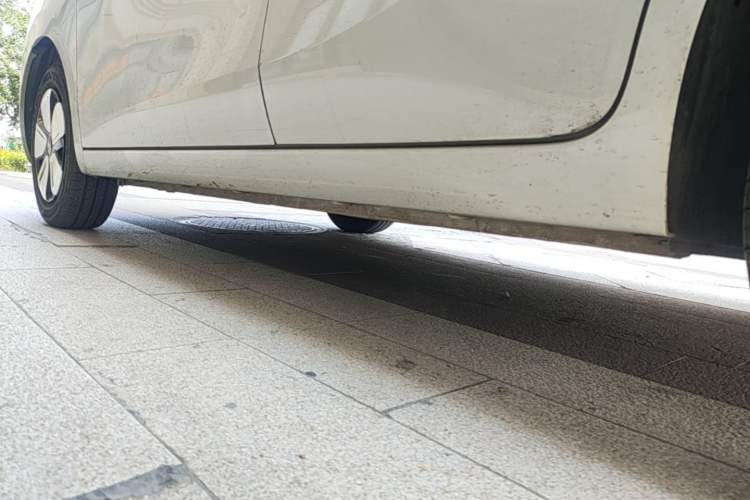 Used Wuling Hongguang MINIEV 2025 Four-Door Version Advanced Edition Left Side Sill