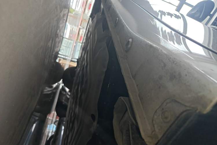 Used Wuling Hongguang MINIEV 2025 Four-Door Version Advanced Edition Left Side Sill