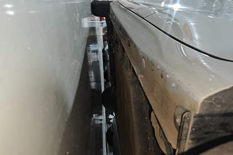 Used Wuling Hongguang MINIEV 2025 Four-Door Version Advanced Edition Left Side Sill