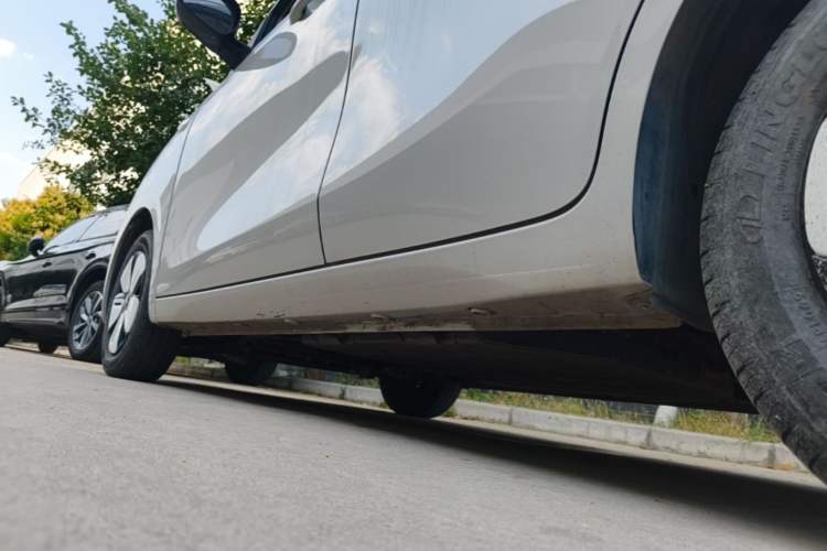 Used Wuling Hongguang MINIEV 2025 Four-Door Version Premium Edition Left Side Sill
