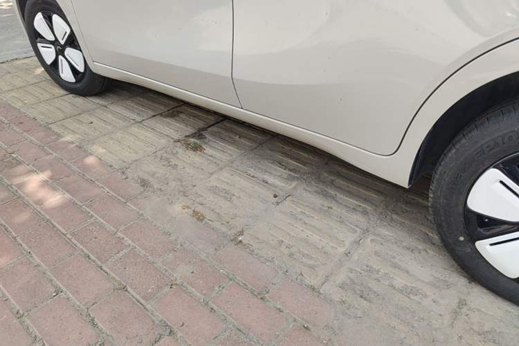 Used Wuling Hongguang MINIEV 2025 Four-Door Version Advanced Edition Left Side Sill