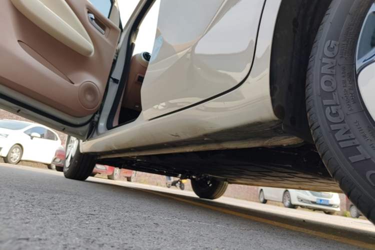 Used Wuling Hongguang MINIEV 2025 Four-Door Version Advanced Edition Left Side Sill