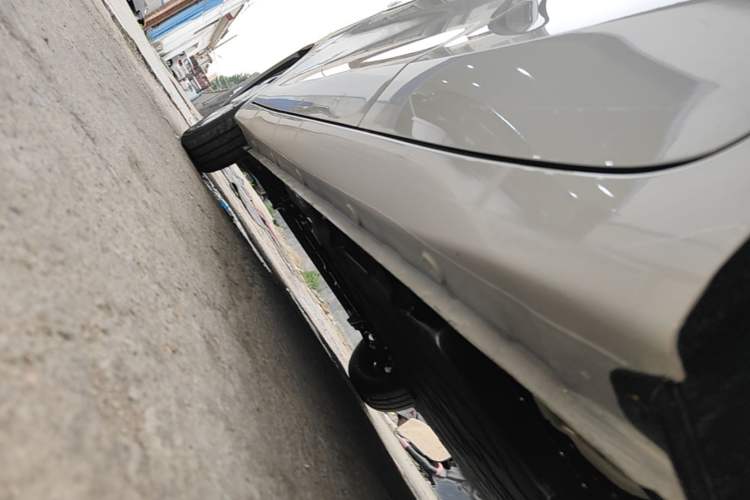 Used Wuling Hongguang MINIEV 2025 Four-Door Version Advanced Edition Left Side Sill