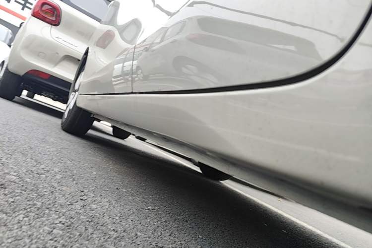 Used Wuling Hongguang MINIEV 2025 Four-Door Version Advanced Edition Left Side Sill