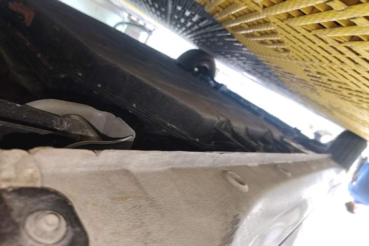 Used Wuling Hongguang MINIEV 2025 Four-Door Version Premium Edition Left Side Sill