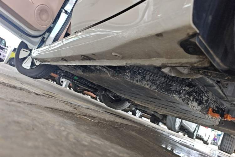 Used Wuling Hongguang MINIEV 2025 Four-Door Version Advanced Edition Left Side Sill