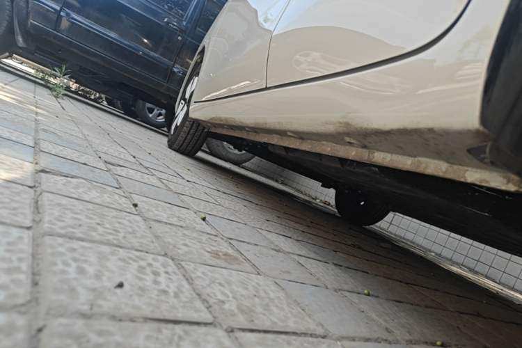 Used Wuling Hongguang MINIEV 2025 Four-Door Version Advanced Edition Left Side Sill