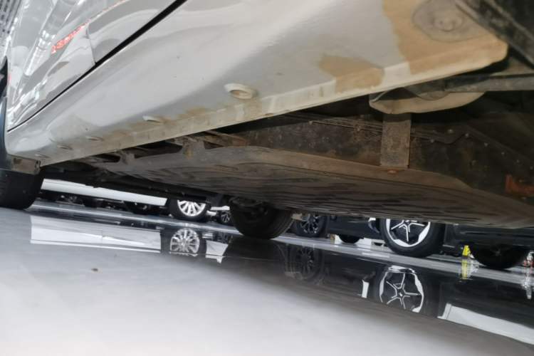 Used Wuling Hongguang MINIEV 2025 Four-Door Version Advanced Edition Left Side Sill