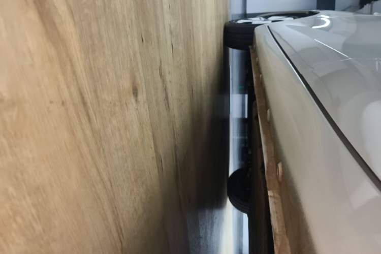 Used Wuling Hongguang MINIEV 2025 Four-Door Version Premium Edition Left Side Sill