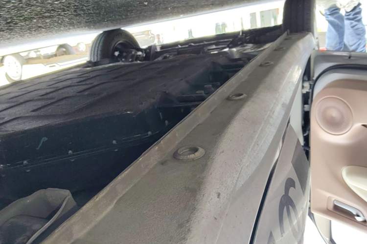 Used Wuling Hongguang MINIEV 2025 Four-Door Version Advanced Edition Left Side Sill