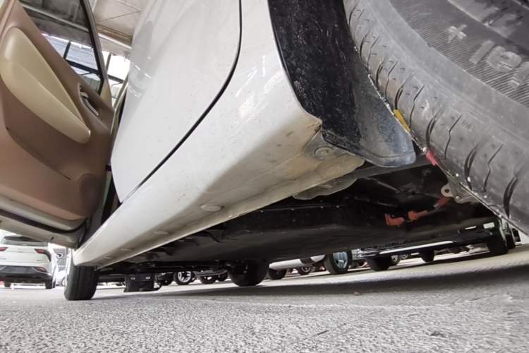 Used Wuling Hongguang MINIEV 2025 Four-Door Version Advanced Edition Left Side Sill