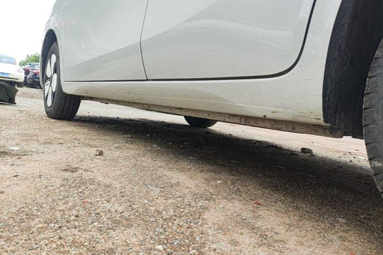 Used Wuling Hongguang MINIEV 2025 Four-Door Version Advanced Edition Left Side Sill