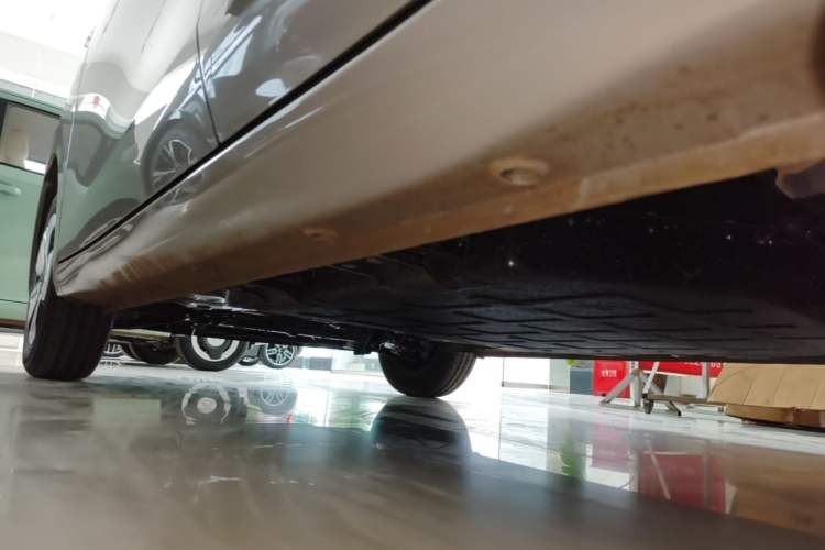 Used Wuling Hongguang MINIEV 2025 Four-Door Version Advanced Edition Left Side Sill