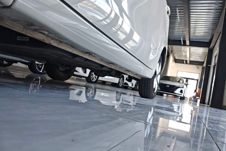 Used Wuling Hongguang MINIEV 2025 Four-Door Version Advanced Edition Left Side Sill