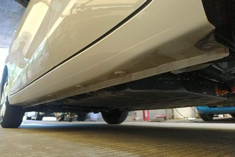 Used Wuling Hongguang MINIEV 2025 Four-Door Version Advanced Edition Left Side Sill