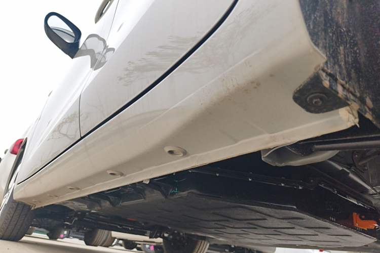 Used Wuling Hongguang MINIEV 2025 Four-Door Version Advanced Edition Left Side Sill