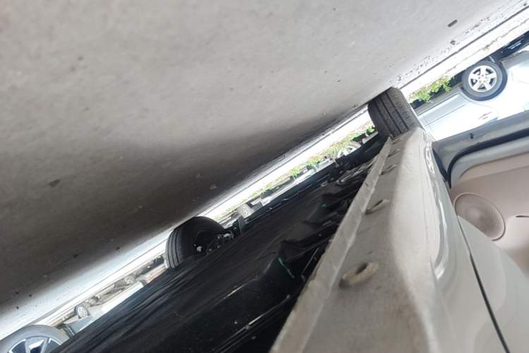 Used Wuling Hongguang MINIEV 2025 Four-Door Version Advanced Edition Left Side Sill