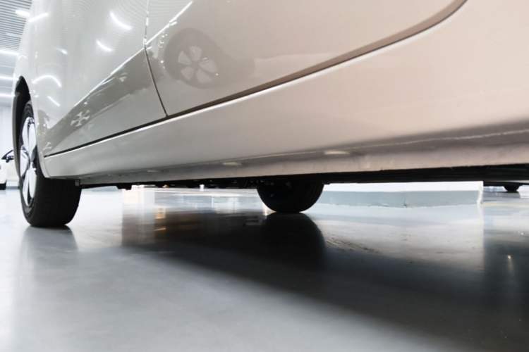 Used Wuling Hongguang MINIEV 2025 Four-Door Version Advanced Edition Left Side Sill