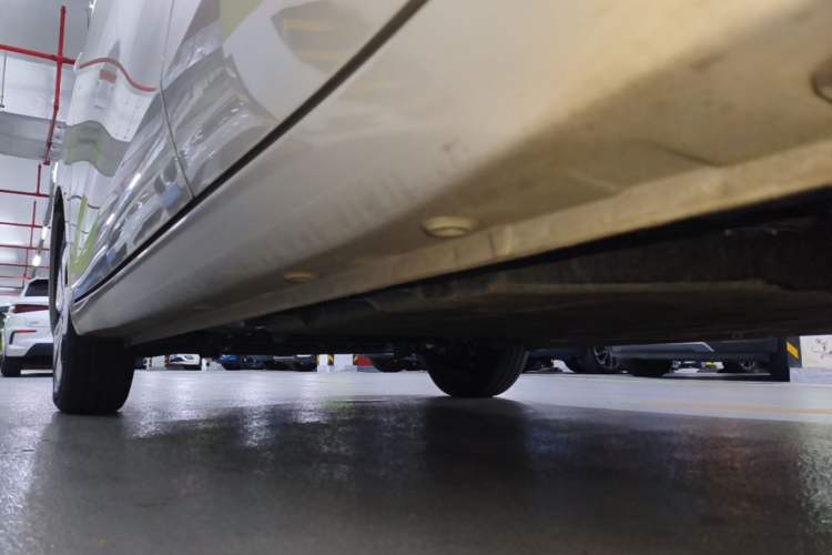 Used Wuling Hongguang MINIEV 2025 Four-Door Version Premium Edition Left Side Sill