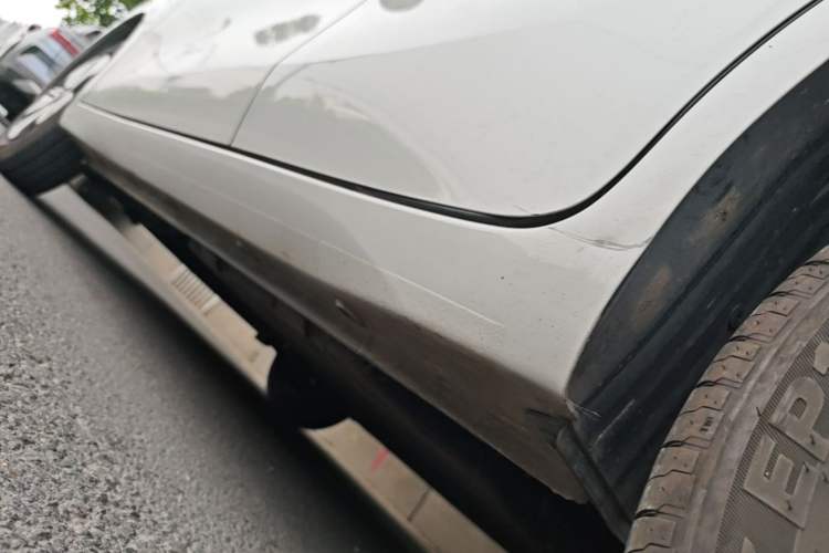 Used Wuling Hongguang MINIEV 2025 Four-Door Version Advanced Edition Left Side Sill