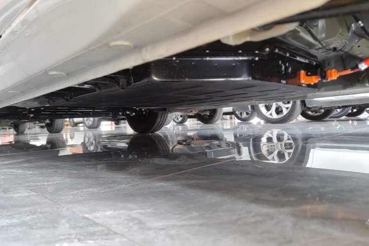 Used Wuling Hongguang MINIEV 2025 Four-Door Version Advanced Edition Left Side Sill