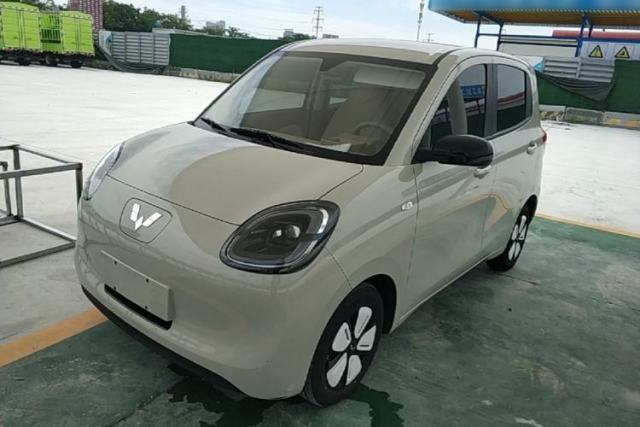 Ojetý Wuling Hongguang MINIEV 2025 Four-Door Version Advanced Edition