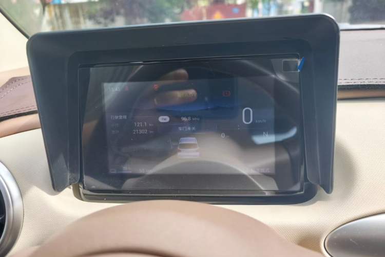 Used Wuling Hongguang MINIEV 2025 Four-Door Version Advanced Edition Odometer Close Up