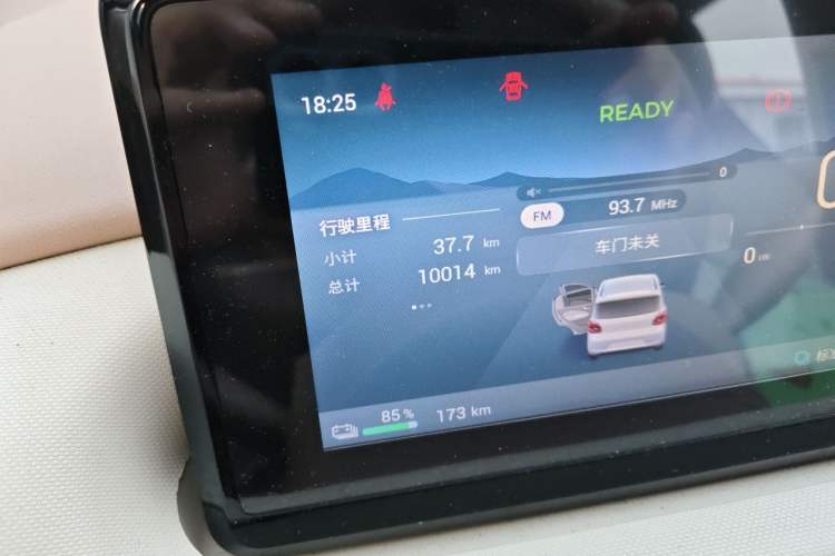 Used Wuling Hongguang MINIEV 2025 Four-Door Version Advanced Edition Odometer Close Up
