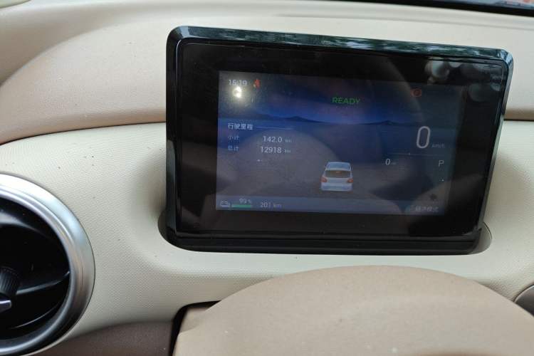 Used Wuling Hongguang MINIEV 2025 Four-Door Version Zhenxiang+ Edition Odometer Close Up