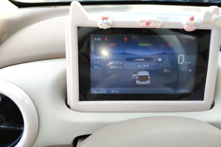 Used Wuling Hongguang MINIEV 2025 Four-Door Version Advanced Edition Odometer Close Up