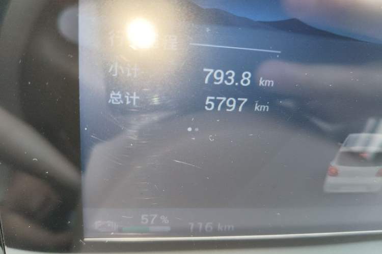 Used Wuling Hongguang MINIEV 2025 Four-Door Version Premium Edition Odometer Close Up