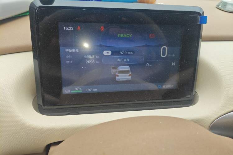 Used Wuling Hongguang MINIEV 2025 Four-Door Version Advanced Edition Odometer Close Up