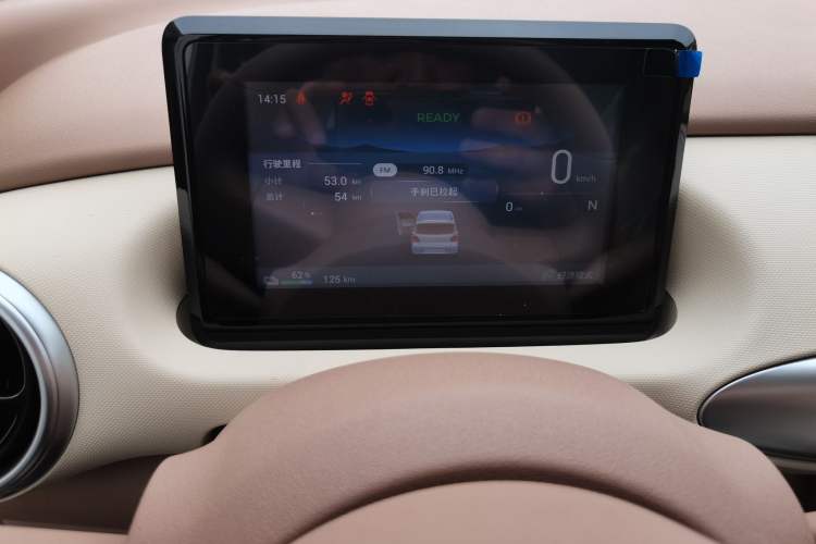 Used Wuling Hongguang MINIEV 2025 Four-Door Version Advanced Edition Odometer Close Up