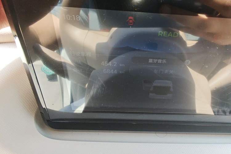 Used Wuling Hongguang MINIEV 2025 Four-Door Version Advanced Edition Odometer Close Up