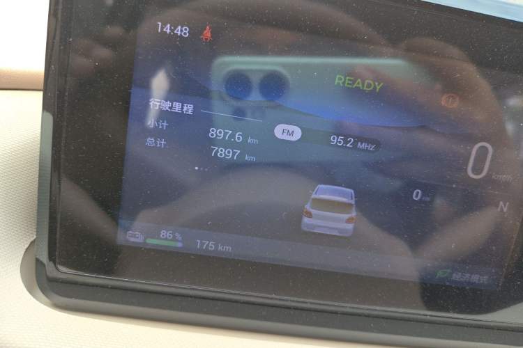 Used Wuling Hongguang MINIEV 2025 Four-Door Version Advanced Edition Odometer Close Up