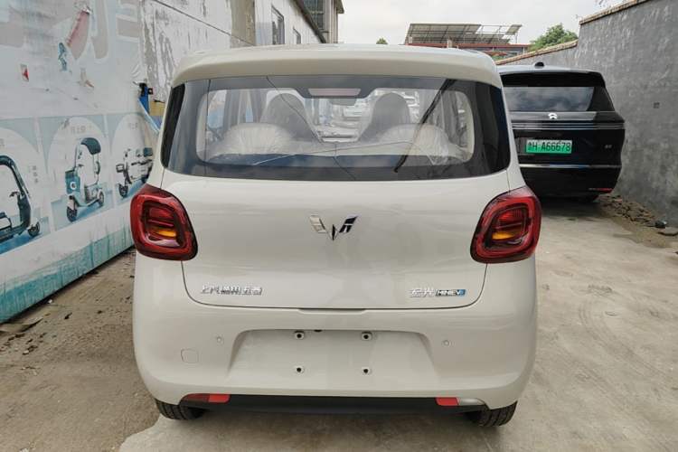 Used Wuling Hongguang MINIEV 2025 Four-Door Version Advanced Edition Rear