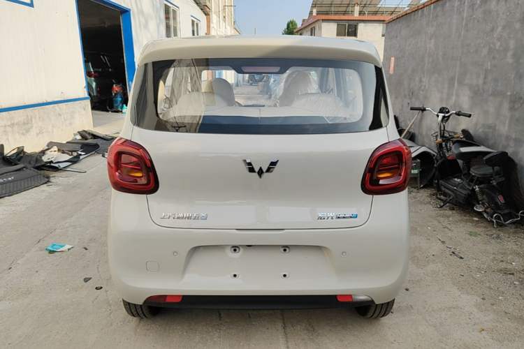 Used Wuling Hongguang MINIEV 2025 Four-Door Version Advanced Edition Rear